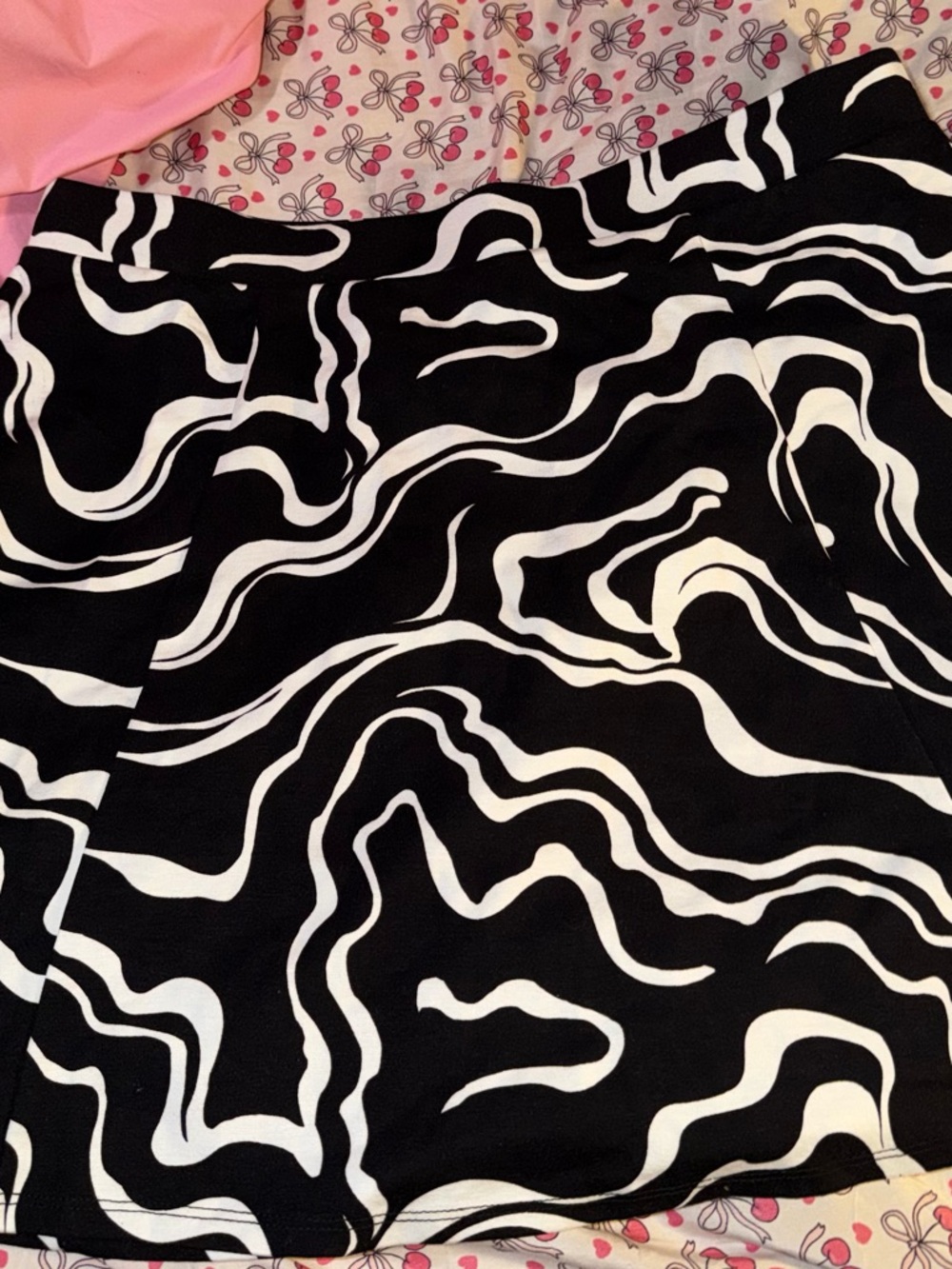 Forever 21 Black and White Abstract Print Skirt